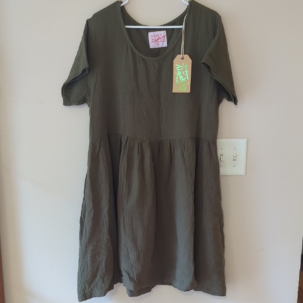 Tuesday Of California Muffy Dress - Picture 3 of 7